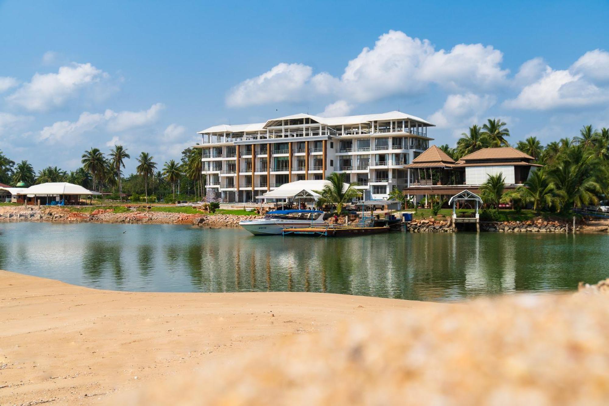 Koh Talu On Shore Hotel & Resort Bang Saphan Exterior foto